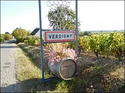 Nous partons dans le Centre-Val-de-Loire, à Verdigny. Village viticole, dans le Sancerrois, il se situe dans le département ...