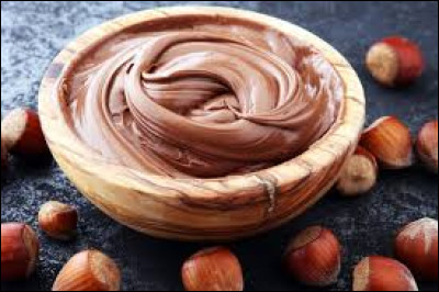 Comme tous les accros au chocolat, je ne peux pas résister à cette délicieuse pâte à tartiner aux noisettes de Ferrero. Et vous ?