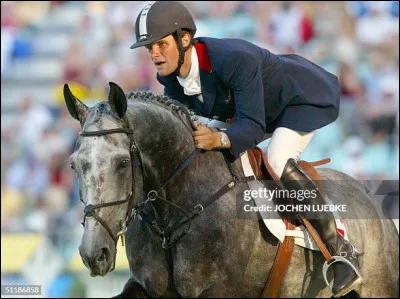 Par quel cavalier était monté Galan de Sauvagère, champion olympique par équipe en concours complet en 2004 ?