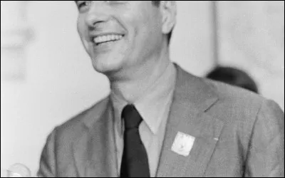 En mars 1977, Jacques Chirac a été élu maire de Paris. Qui occupait ce poste avant lui ?