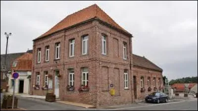 Nous sommes à Mont-Bernanchon. Commune de l'aire d'attraction Béthunoise, traversée par le canal de l'Aire à la Bassée, elle se situe dans l'ancienne région ...