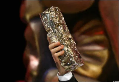 Pour quel film Jean-Paul Belmondo a-t-il reçu le César du meilleur acteur ?