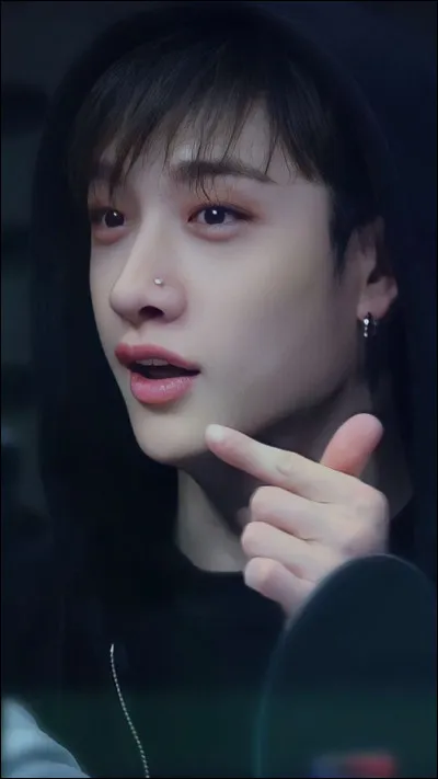 Et est-ce que le membre à qui tu penses est ton bias ?