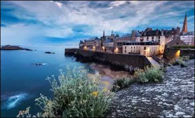 Dans quelle ville bretonne est né l'auteur des ''Mémoires d'outre-tombe'' ?