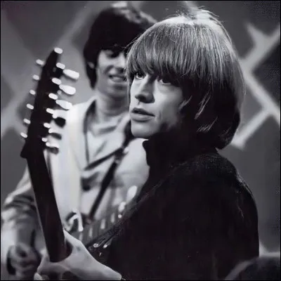 En 1969, Brian Jones, le guitariste des Rolling Stones, est retrouvé mort à l'âge de 27 ans. De quoi est-il décédé ?