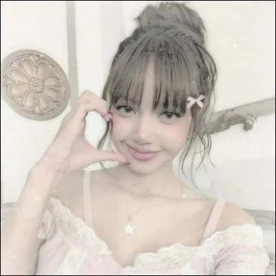 Avec qui Lisa a-t-elle interprété la chanson "When I'm With You" ?