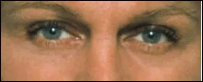 À quelle chanson pouvez-vous associer les yeux de ce chanteur ?