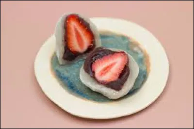 D'où est originaire l'ichigo daifukuja qui est un mochi fourré d'une fraise fraîche ?