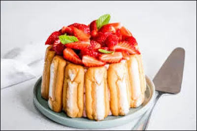 Quel est le nom de ce délicieux gâteau aux fraises ?