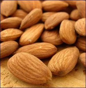 Pour 'monder' les amandes :