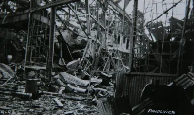 Quel est le bilan, en termes de victimes et de blessés, lors du bombardement aérien du 4 avril 1943 sur les usines Renault de Boulogne-Billancourt, effectué par la Royal Air Force ?