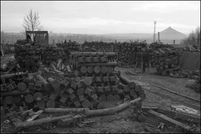 Le 14 décembre 1944, la France procède à la nationalisation des charbonnages dans la région du...