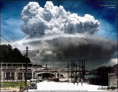 Le 9 août 1945, la ville de Nagasaki subit les conséquences fatales du largage d'une seconde bombe atomique, Fat Man, causant environ combien de morts ?