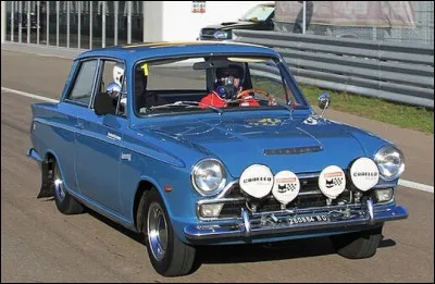 Quelle est cette sportive anglaise sortie en 1965 ?