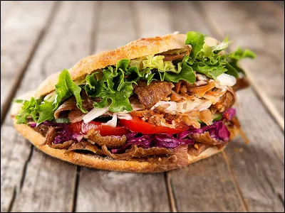 Quelle est la principale viande utilisée dans le kebab traditionnel turc ?