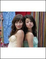 Dans quel film a-t-elle jou avec Demi Lovato ?