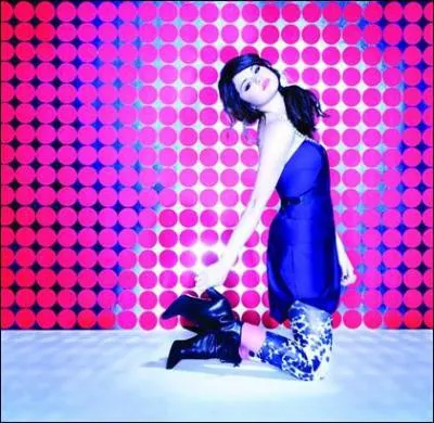 Laquelle de ses chansons commence par 'Kiss' ?