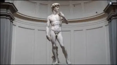Quelle est la hauteur de cette célèbre sculpture en marbre réalisée par Michel-Ange ?