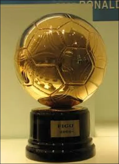 Le Ballon d'or est une récompense attribuée au meilleur footballeur de l'année. Qui a eu 8 Ballons d'or ?