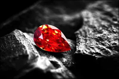 Quelle est la couleur derrière le rubis ?
