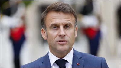 En quelle année Emmanuel Macron a-t-il reçu une gifle lors d'un déplacement à Tain-l'Hermitage ?