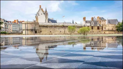 Quel était le surnom de Nantes ?
