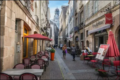 Quel est le surnom du quartier du Bouffay ?