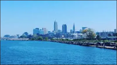 Quel lac borde Cleveland ?