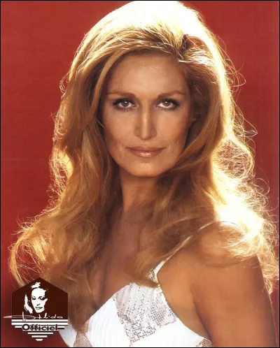 Avant de débuter sa carrière légendaire, quel métier Dalida envisageait-elle ?