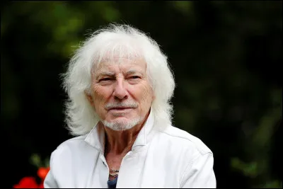 Hugues Aufray a chanté "Le Petit âne gris".