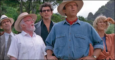 Dans le premier film, quel objet emblématique contient de lADN de dinosaure ?