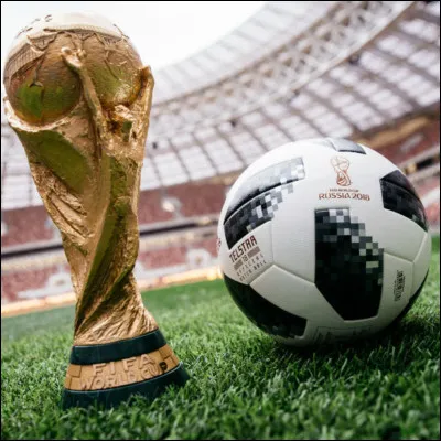 À quel âge a-t-il disputé sa première Coupe du monde ?