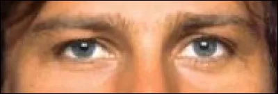 À quelle chanson pouvez-vous associer les yeux de ce chanteur ?