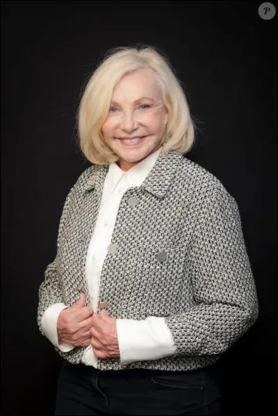 La chanson "Emmène-moi danser ce soir" de Michèle Torr a été utilisée dans le film "Le Plus Beau des combats" sorti en 2001.