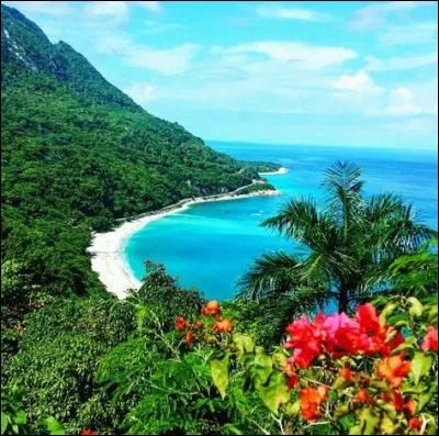 Avec quel pays la République dominicaine partage-t-elle une frontière ?