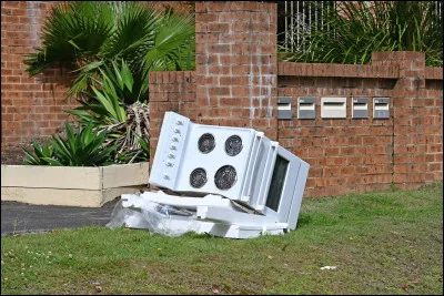 Dans quel pays jette-t-on des meubles par la fenêtre pour célébrer la nouvelle année ?