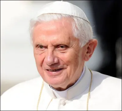 A quel pape a-t-il succédé ?