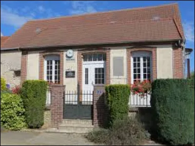 Petit village Seine-et-Marnais de 30 habitants, Montenils se situe en région ...