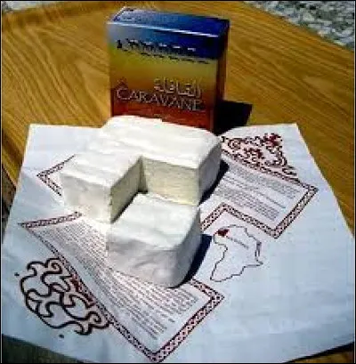 A partir du lait de quel animal le fromage Caravane est-il fabriqué ?