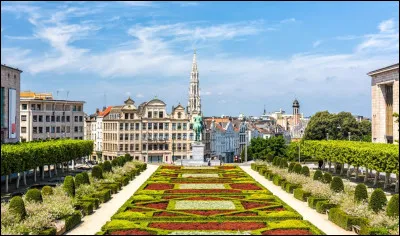 Quelle ville en Belgique est réputée pour son quartier des diamantaires ?