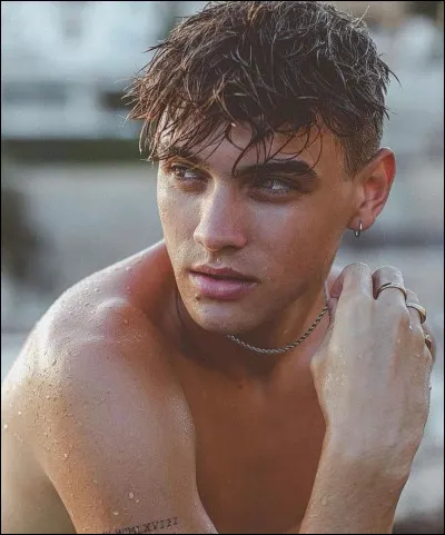 Quel âge a Nick au début du film ?