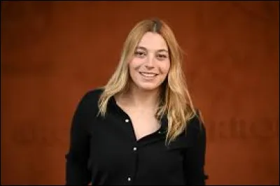 Complétez les paroles de la chanson "Popcorn salé" de Santa : 
"Allez viens, je t'emmène loin
Regarder le monde s'écrouler
Y aura du popcorn salé
Y aura un nouveau monde à ........ "