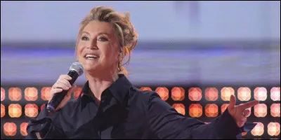 Quel est le nom de son premier morceau en anglais, publié en juin 1977 ?