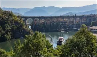 Quelle est cette petite région naturelle, située dans le nord-est du département, entre le massif du Vercors et la vallée de l'Isère ?