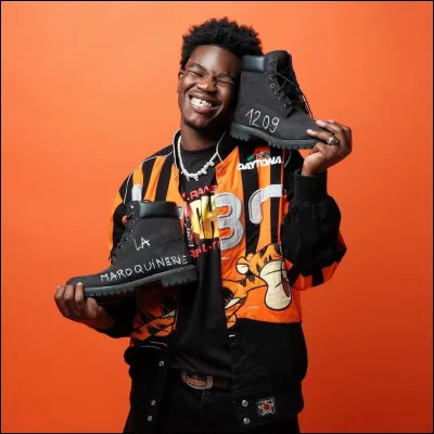 Genezio vit à/au...