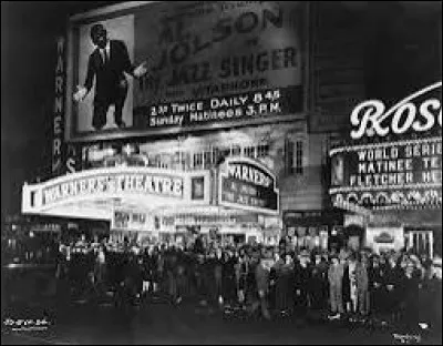 À partir de quand le cinéma parlant devint-il la norme ?