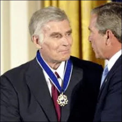 Quel célèbre personnage mythique l'acteur Charlton Heston a-t-il incarné à l'écran ?