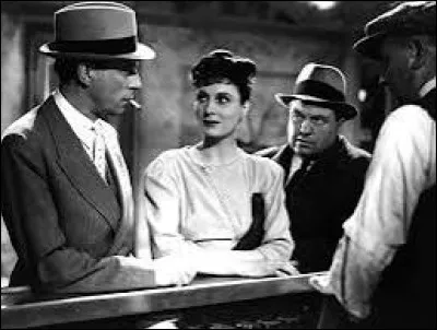 Dans quel film l'actrice Arletty déclame-t-elle sa réplique devenue culte : "Atmosphère, atmosphère, est-ce que j'ai une gueule d'atmosphère" ?