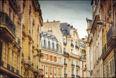 Une femme d'honneur est une s&eacute;rie t&eacute;l&eacute;vis&eacute;e fran&ccedil;aise en 37 &eacute;pisodes de 90 minutes. Au d&eacute;part, la s&eacute;rie est tourn&eacute;e principalement &agrave; Auxerre ainsi que dans les villages alentour, comme Appoigny. Quel est le lieu de tournage de la caserne en r&eacute;alit&eacute; ?