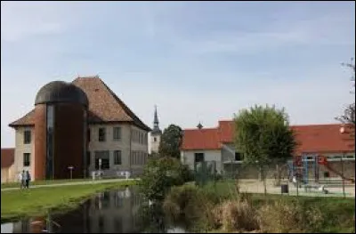 Quel est ce bourg de 2 900 habitants, situé dans le sud du département, ancienne baronnie disputée entre le comte de Montbéliard et l'évêque de Bâle ?
